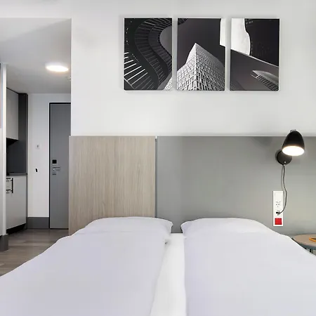 Aparthotel Smartments Frankfurt City-ost 4*