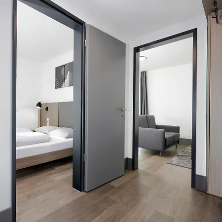 Smartments Frankfurt City-ost Hotel *